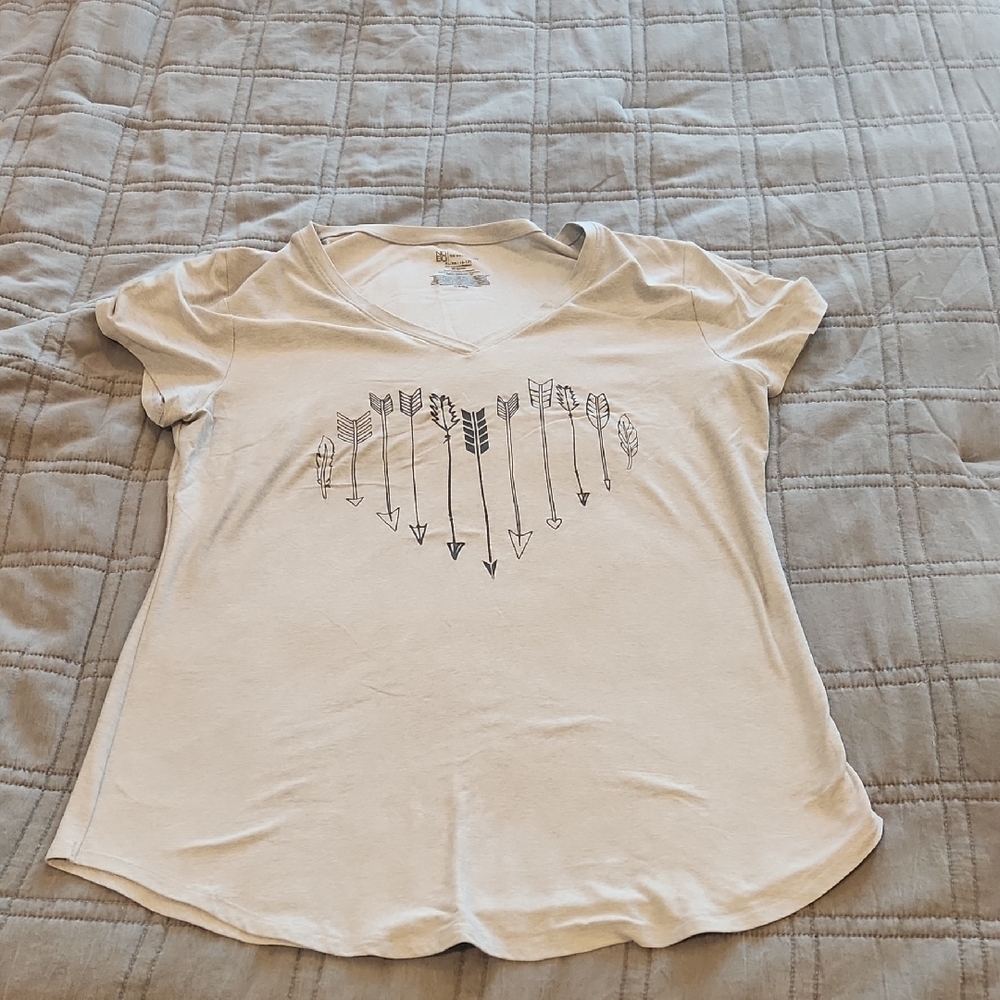 NOBO White Short Sleeve Tee with Arrow Design Size XL!